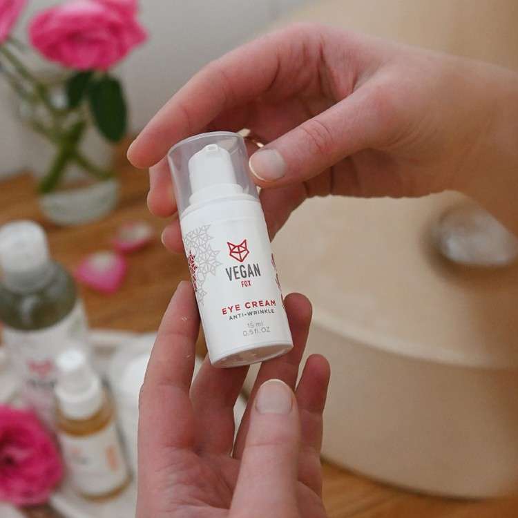 BrigitaDambe_VeganFox_109.jpg Pretgrumbu acu krēms, 15 ml