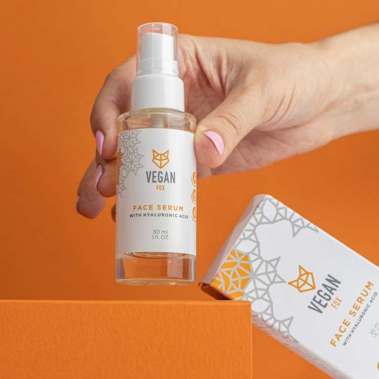 Vegan-Fox-99.jpg Sejas serums ar hialuronskābi, 30 ml