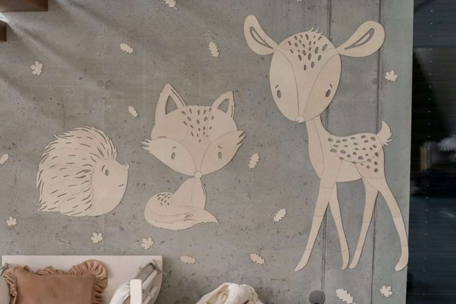 Meža dzīvnieks briedis – koka sienas dekorācija