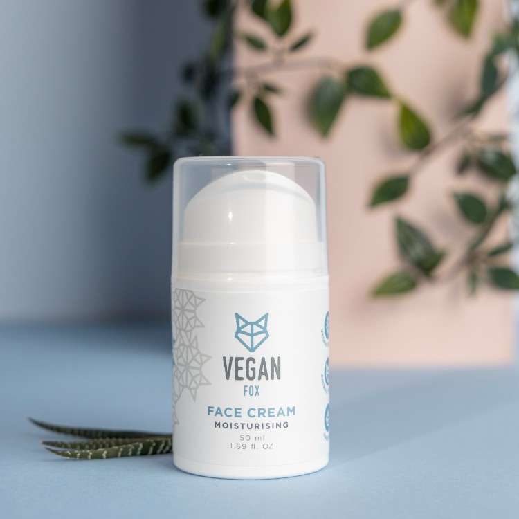 vegan-fox-produkti-12.jpg Mitrinošs sejas krēms, 50 ml